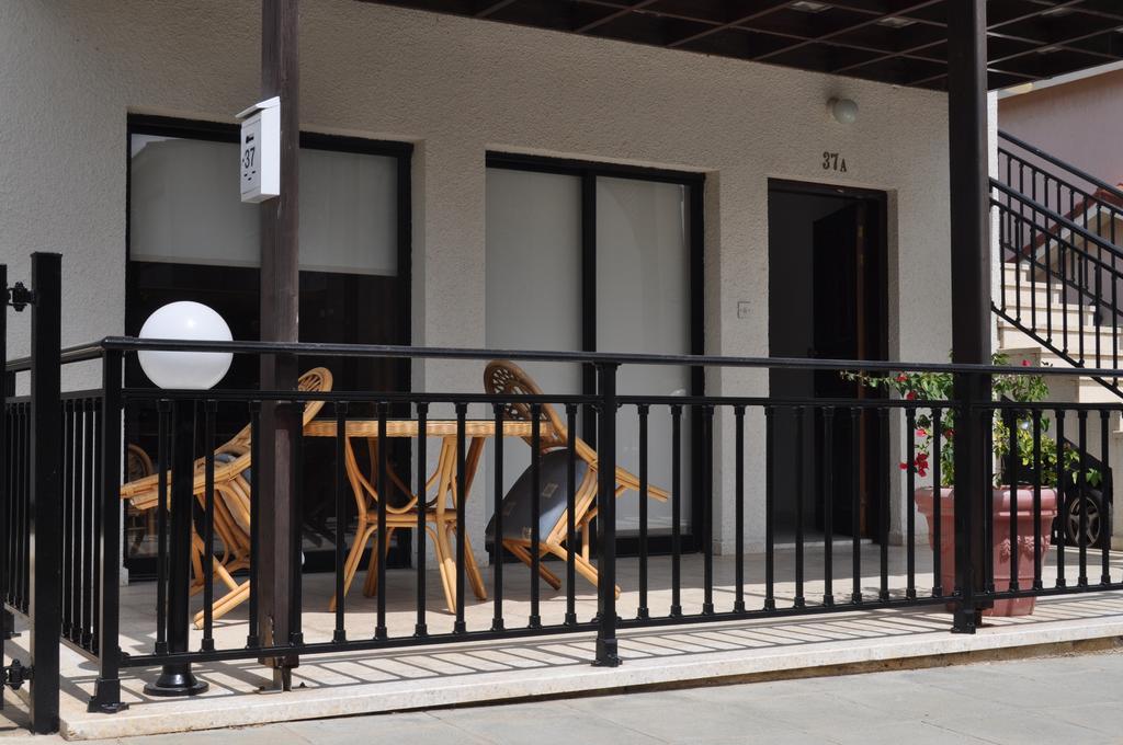 Royal Sunset Studios & Apartments Limassol Exterior photo